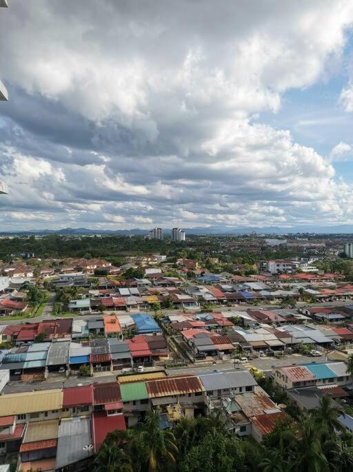 Teo Resident 2 Vivacity Jazz Suite 4 Kuching Extérieur photo